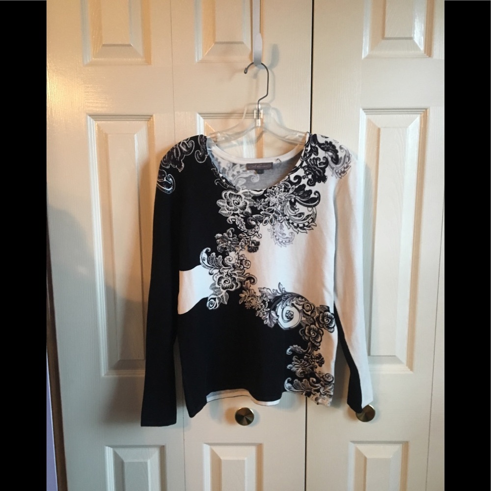 Metric large sweater